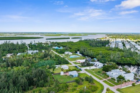 House in Punta Gorda, Florida 2 bedrooms, 88.26 sq.m. № 1901307 - photo 4