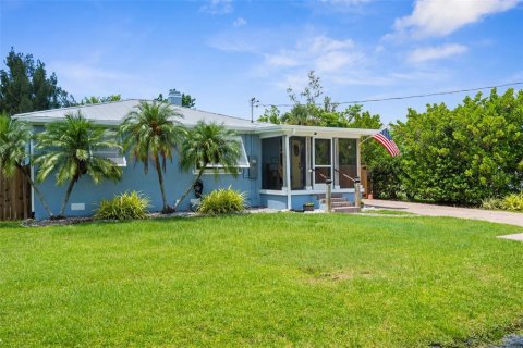 House in Punta Gorda, Florida 2 bedrooms, 88.26 sq.m. № 1901307 - photo 1