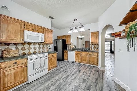 House in Apopka, Florida 3 bedrooms, 130.25 sq.m. № 1631985 - photo 16