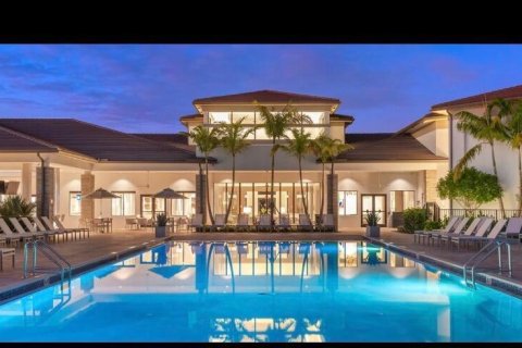 House in Boynton Beach, Florida 3 bedrooms, 273.97 sq.m. № 2392731 - photo 20