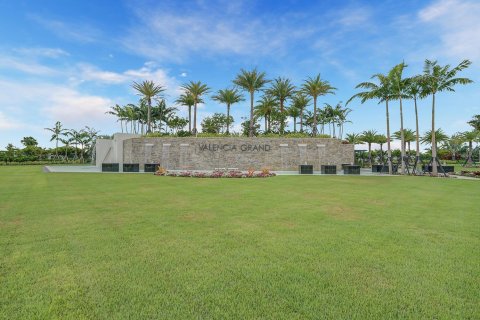 House in Boynton Beach, Florida 3 bedrooms, 273.97 sq.m. № 2392731 - photo 18