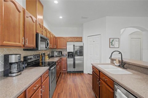 House in Land O' Lakes, Florida 5 bedrooms, 219.9 sq.m. № 2324173 - photo 18