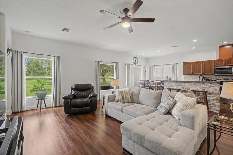 House in Land O' Lakes, Florida 5 bedrooms, 219.9 sq.m. № 2324173 - photo 4