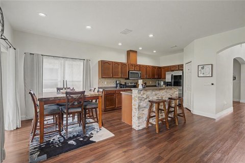 House in Land O' Lakes, Florida 5 bedrooms, 219.9 sq.m. № 2324173 - photo 15