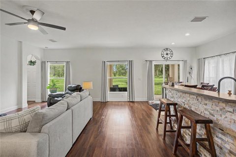 House in Land O' Lakes, Florida 5 bedrooms, 219.9 sq.m. № 2324173 - photo 10