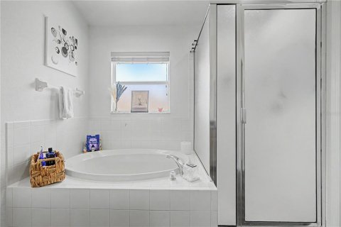 House in Land O' Lakes, Florida 5 bedrooms, 219.9 sq.m. № 2324173 - photo 26