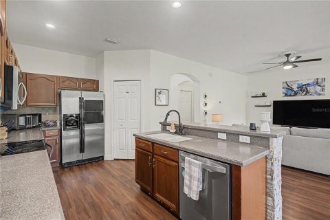 House in Land O' Lakes, Florida 5 bedrooms, 219.9 sq.m. № 2324173 - photo 19