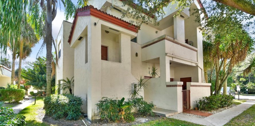 Condo à North Lauderdale, Floride, 3 chambres  № 1996599