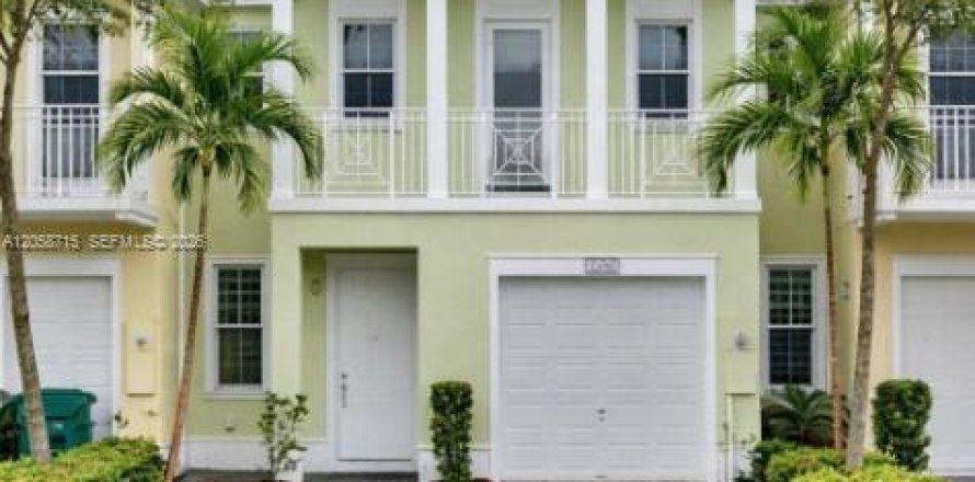 Touwnhouse à Doral, Floride 3 chambres, 186.55 m2 № 2168191