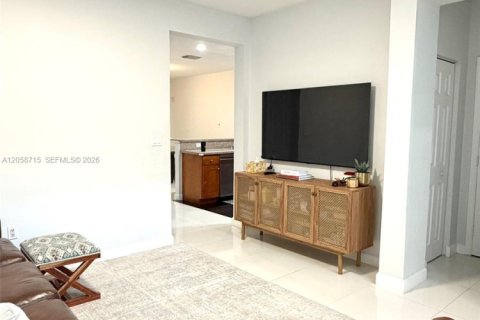 Touwnhouse à louer à Doral, Floride: 3 chambres, 186.55 m2 № 2168191 - photo 5