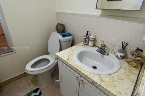 Condo in Coral Springs, Florida, 2 bedrooms  № 1959530 - photo 16