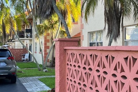 Condo in Coral Springs, Florida, 2 bedrooms  № 1959530 - photo 5