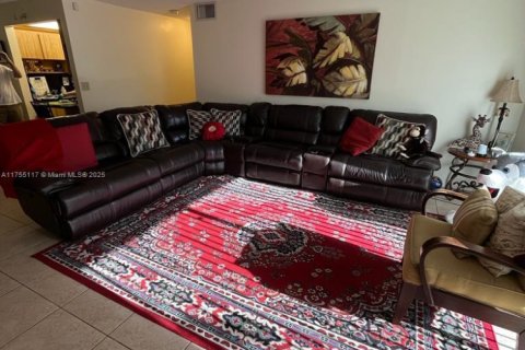 Condo in Coral Springs, Florida, 2 bedrooms  № 1959530 - photo 7