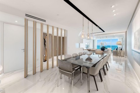 Copropriété à vendre à Bal Harbour, Floride: 3 chambres, 303.23 m2 № 2147199 - photo 8