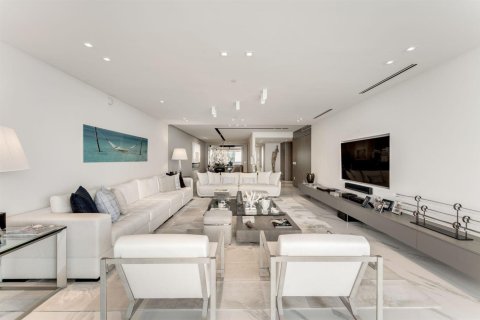 Copropriété à vendre à Bal Harbour, Floride: 3 chambres, 303.23 m2 № 2147199 - photo 4