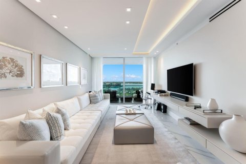 Copropriété à vendre à Bal Harbour, Floride: 3 chambres, 303.23 m2 № 2147199 - photo 27