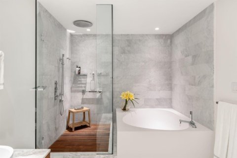 Copropriété à vendre à Bal Harbour, Floride: 3 chambres, 303.23 m2 № 2147199 - photo 20