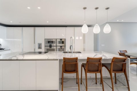 Copropriété à vendre à Bal Harbour, Floride: 3 chambres, 303.23 m2 № 2147199 - photo 26