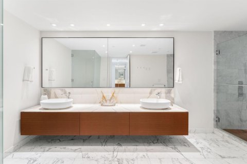 Copropriété à vendre à Bal Harbour, Floride: 3 chambres, 303.23 m2 № 2147199 - photo 22