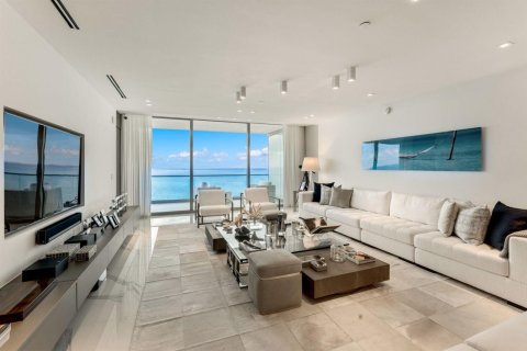 Copropriété à vendre à Bal Harbour, Floride: 3 chambres, 303.23 m2 № 2147199 - photo 3