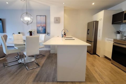 Condominio en venta en Lauderhill, Florida, 1 dormitorio, 88.63 m2 № 2182417 - foto 2