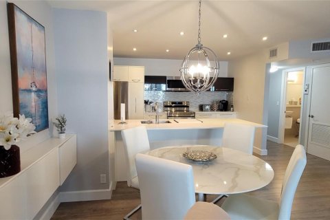 Condominio en venta en Lauderhill, Florida, 1 dormitorio, 88.63 m2 № 2182417 - foto 9