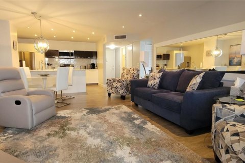 Condominio en venta en Lauderhill, Florida, 1 dormitorio, 88.63 m2 № 2182417 - foto 21