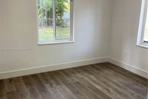 Casa en alquiler en North Miami, Florida, 3 dormitorios, 110.37 m2 № 1898219 - foto 6