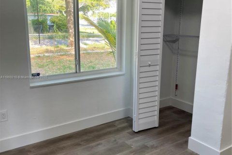 Casa en alquiler en North Miami, Florida, 3 dormitorios, 110.37 m2 № 1898219 - foto 8