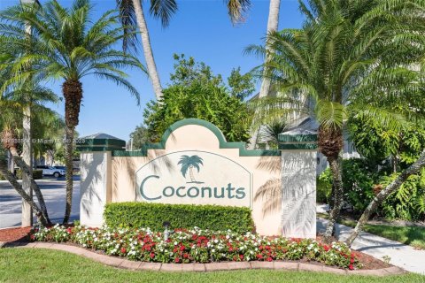 Townhouse in Weston, Florida 2 bedrooms, 103.12 sq.m. № 1887410 - photo 1