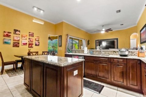 Villa ou maison à louer à Land O' Lakes, Floride: 4 chambres, 355.91 m2 № 2412617 - photo 12