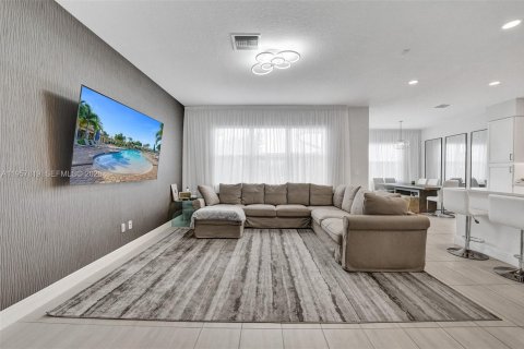 Adosado en alquiler en Hollywood, Florida, 3 dormitorios, 195.47 m2 № 2011673 - foto 6