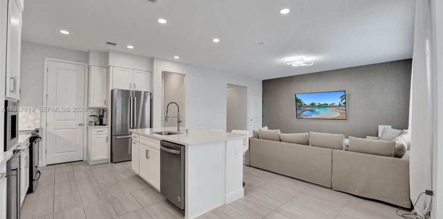 Adosado en Hollywood, Florida 3 dormitorios, 195.47 m2 № 2011673