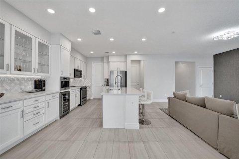 Adosado en alquiler en Hollywood, Florida, 3 dormitorios, 195.47 m2 № 2011673 - foto 8