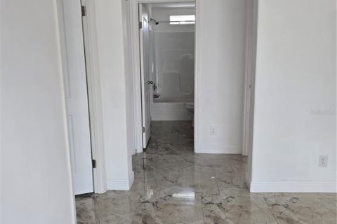 Casa en venta en Spring Hill, Florida, 4 dormitorios, 142.7 m2 № 2385618 - foto 12