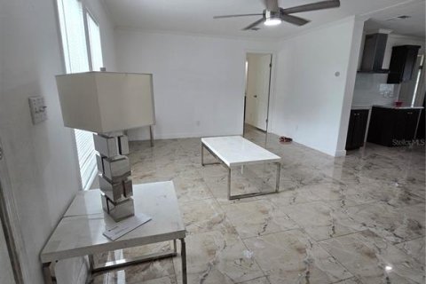 Casa en venta en Spring Hill, Florida, 4 dormitorios, 142.7 m2 № 2385618 - foto 5