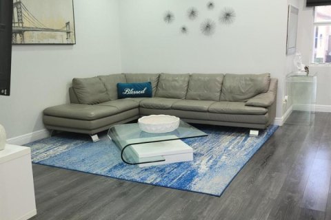 Снять в аренду таунхаус в Коконат Крик, Флорида 3 комнаты, 122.26м2, № 2265834 - фото 6