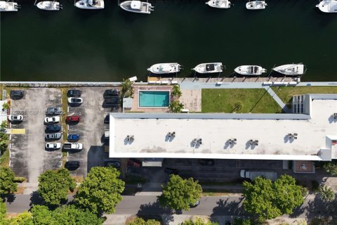 Condominio en venta en North Miami Beach, Florida, 2 dormitorios, 103.12 m2 № 1983623 - foto 7