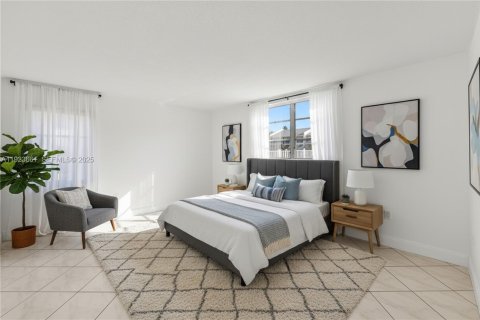 Condominio en venta en North Miami Beach, Florida, 2 dormitorios, 103.12 m2 № 1983623 - foto 4