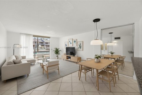 Condominio en venta en North Miami Beach, Florida, 2 dormitorios, 103.12 m2 № 1983623 - foto 1