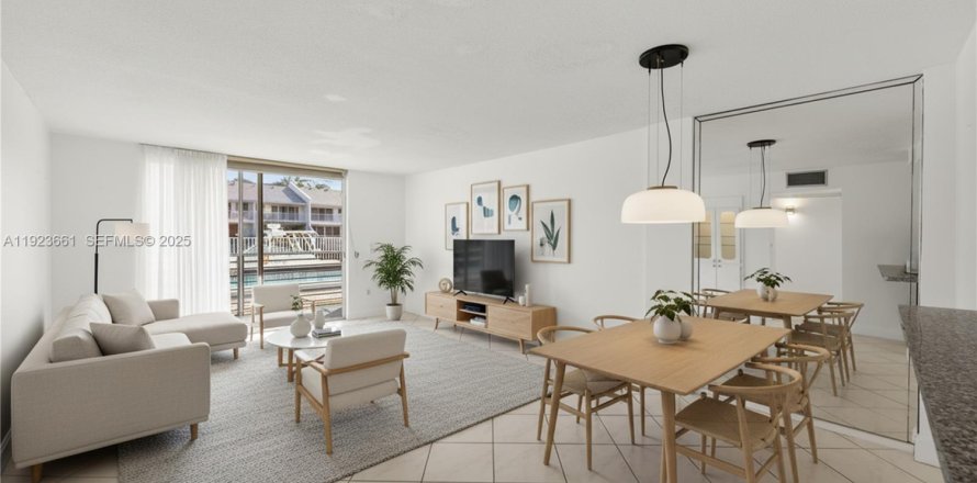 Condominio en North Miami Beach, Florida, 2 dormitorios  № 1983623