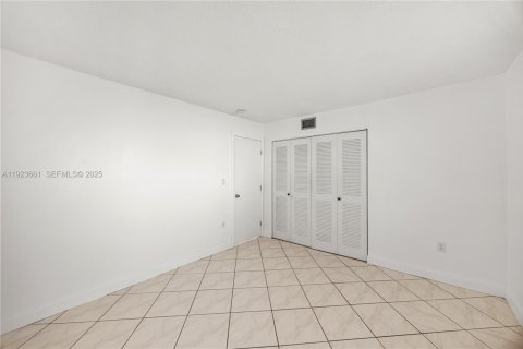 Condominio en venta en North Miami Beach, Florida, 2 dormitorios, 103.12 m2 № 1983623 - foto 20