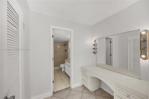 Condominio en venta en North Miami Beach, Florida, 2 dormitorios, 103.12 m2 № 1983623 - foto 16