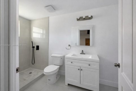 House in Fort Lauderdale, Florida 3 bedrooms, 89.93 sq.m. № 2035126 - photo 27