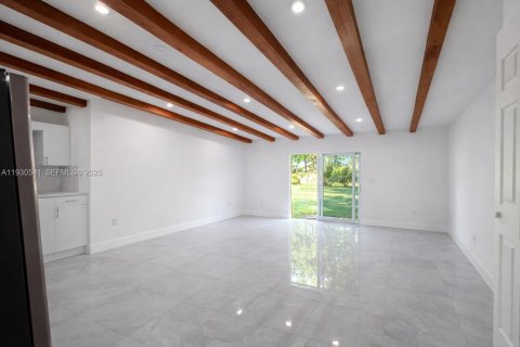 House in Fort Lauderdale, Florida 3 bedrooms, 89.93 sq.m. № 2035126 - photo 12