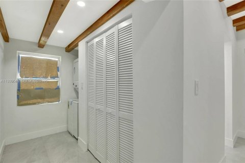 House in Fort Lauderdale, Florida 3 bedrooms, 89.93 sq.m. № 2035126 - photo 26