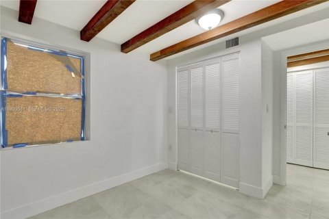 House in Fort Lauderdale, Florida 3 bedrooms, 89.93 sq.m. № 2035126 - photo 16