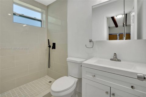 House in Fort Lauderdale, Florida 3 bedrooms, 89.93 sq.m. № 2035126 - photo 25