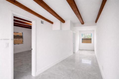 House in Fort Lauderdale, Florida 3 bedrooms, 89.93 sq.m. № 2035126 - photo 9