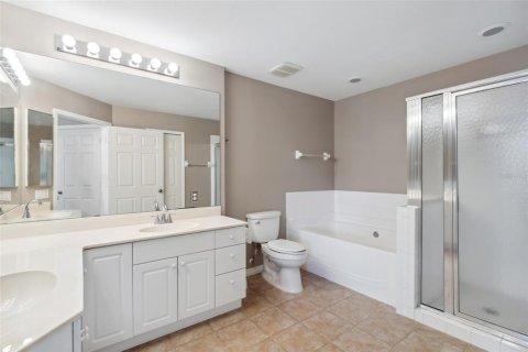 Condo in Fort Myers, Florida, 2 bedrooms  № 1534038 - photo 13